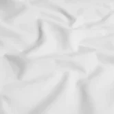 Jednobojni set posteljine „Royal“ u bogatoj vinskoj nijansi izrađen je od veličanstvenog Royal satena – mekane, nežne tkanine sa baršunastom površinom.